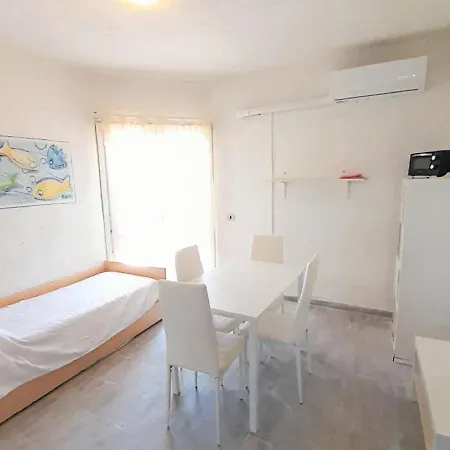 Tasteful In Marinella With Shared Pool *