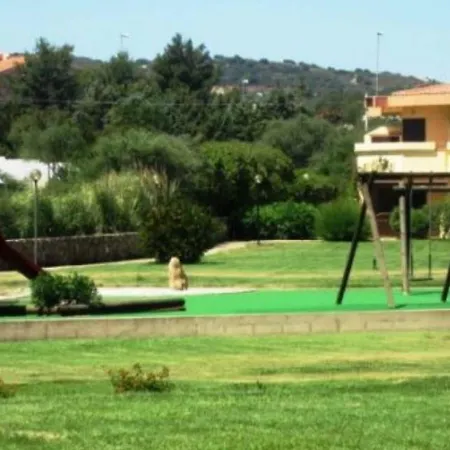 Tasteful In Marinella With Shared Pool Lejlighed *